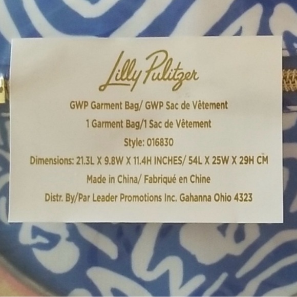 New in packaging Lilly Pulitzer weekender/garment bag and travel Jewlery case. - Picture 6 of 6